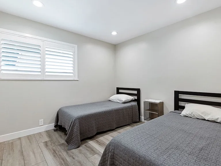 1425 Carnation Pl — Photo 13