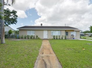 2202 19th St W, Bradenton, FL 34205