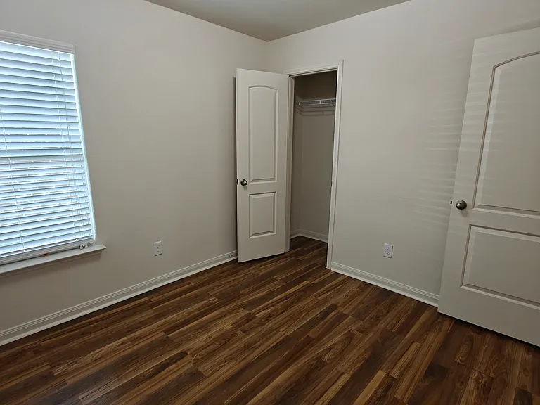 2105 Old Harbor Way — Photo 11