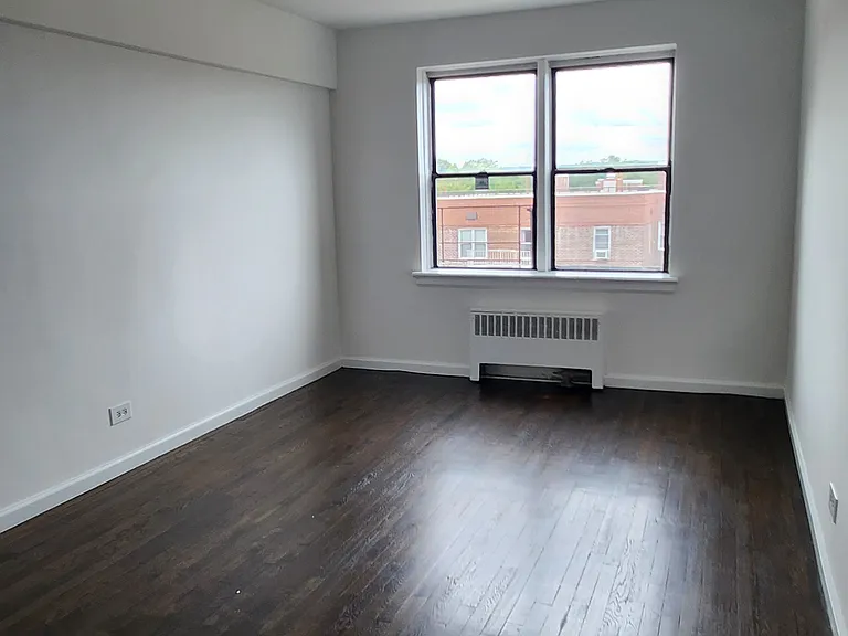 510 Riverdale Ave #7K — Photo 8