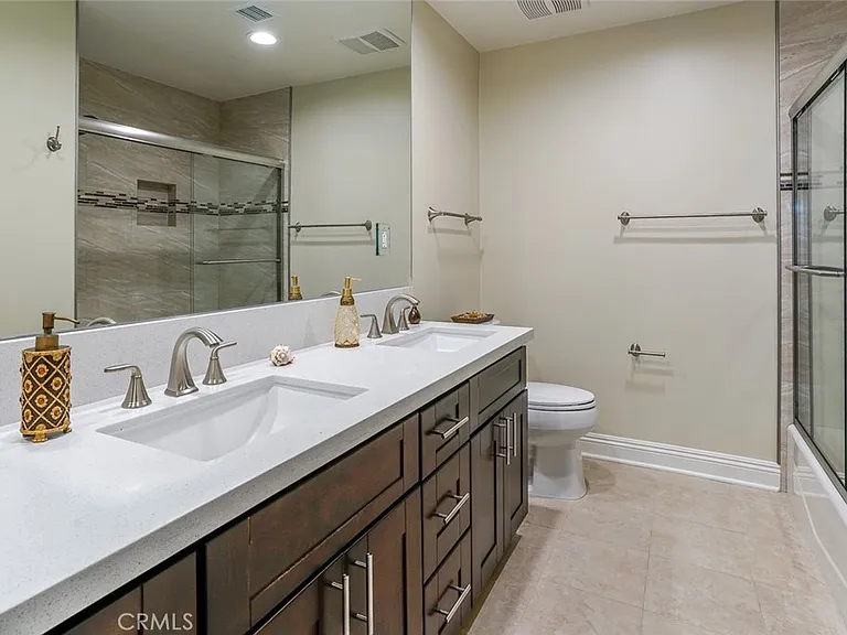 7522 Fountain Ave — Photo 2
