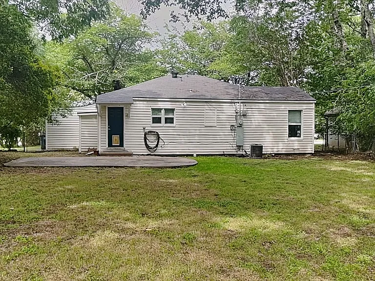 805 Northwood Rd — Photo 15
