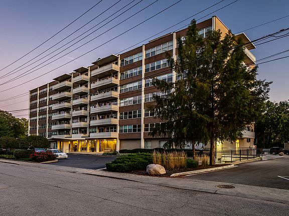 2nd image of 25 E 40th St APT 3C