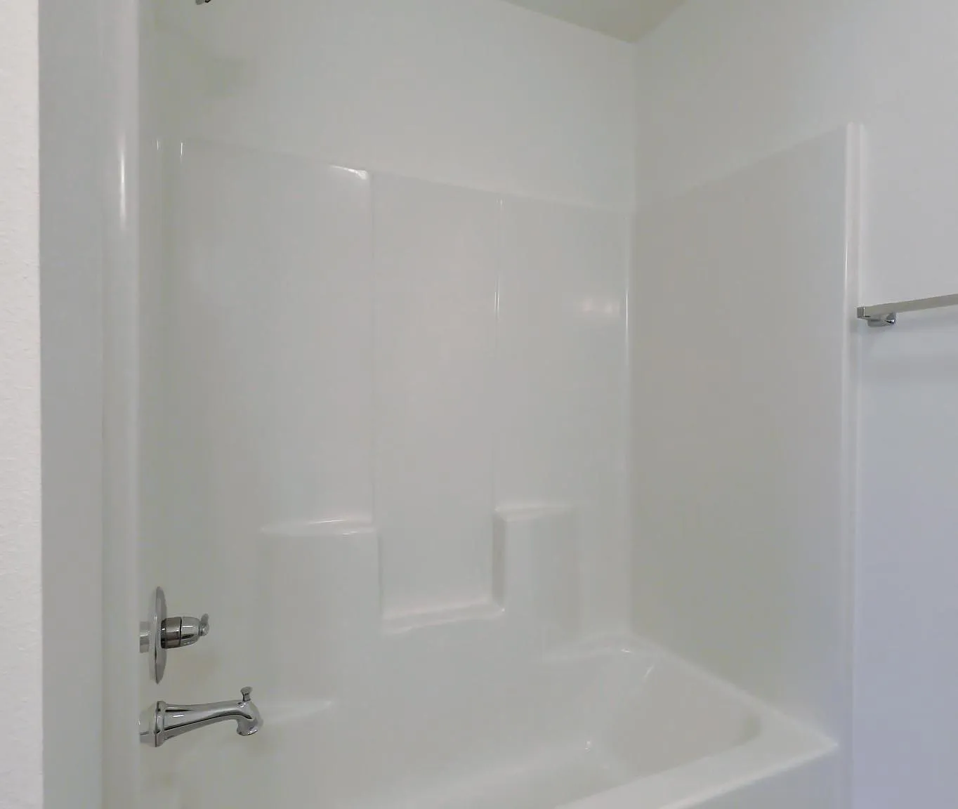 3 bed, 1422 sqft, $1,399 — Photo 3