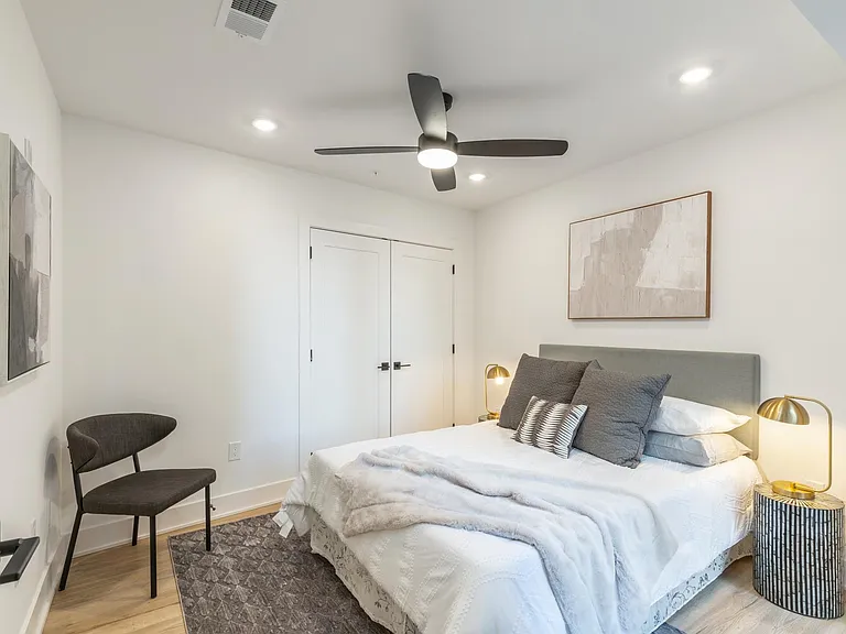 629 W Girard Ave — Photo 33
