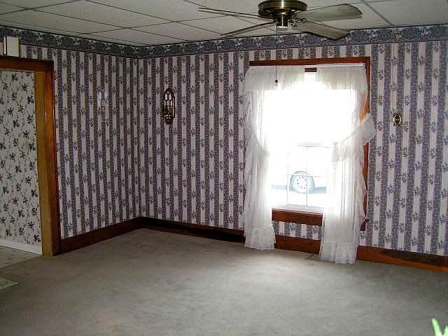 2nd image of 406 Elliot St