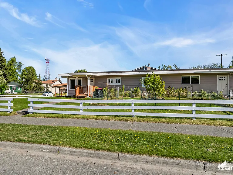 603 Vine Ave — Photo 1