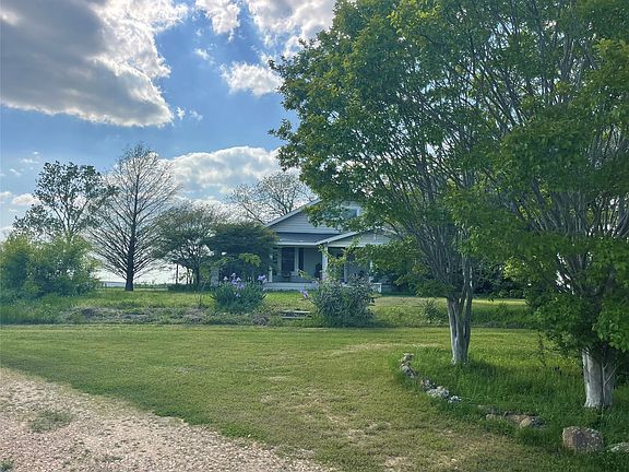 2nd image of 1421 Airport Rd