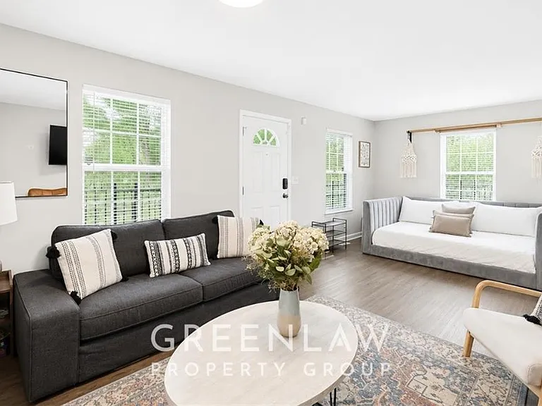 999 Washington St SW — Photo 8