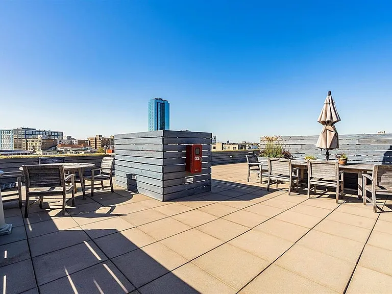 222 Montgomery St #3H — Photo 29