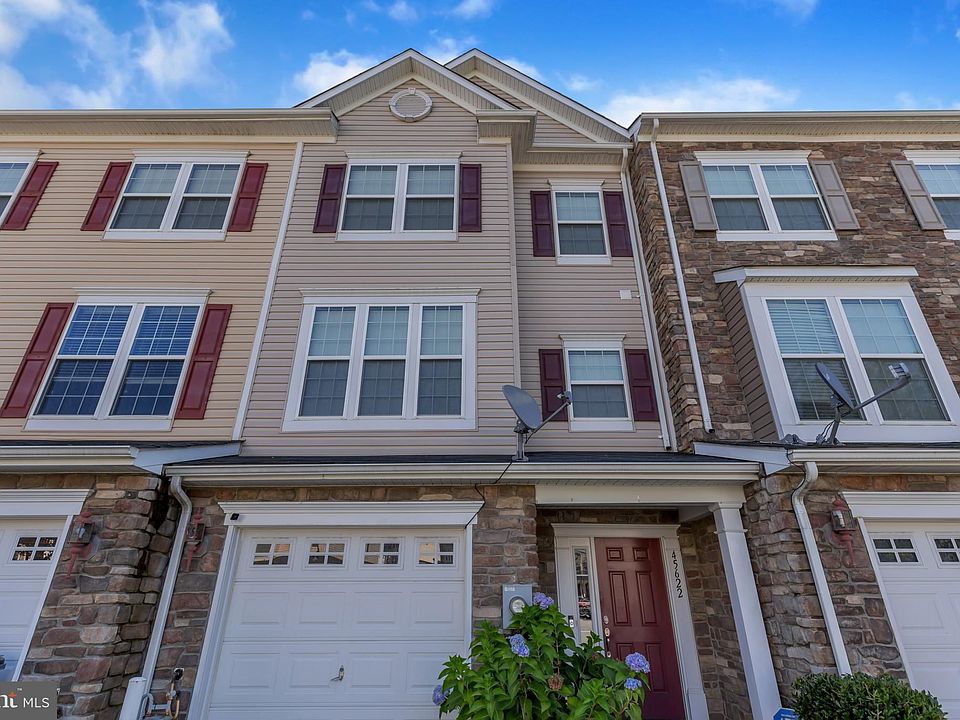 1st image of 45622 Catalina Ln