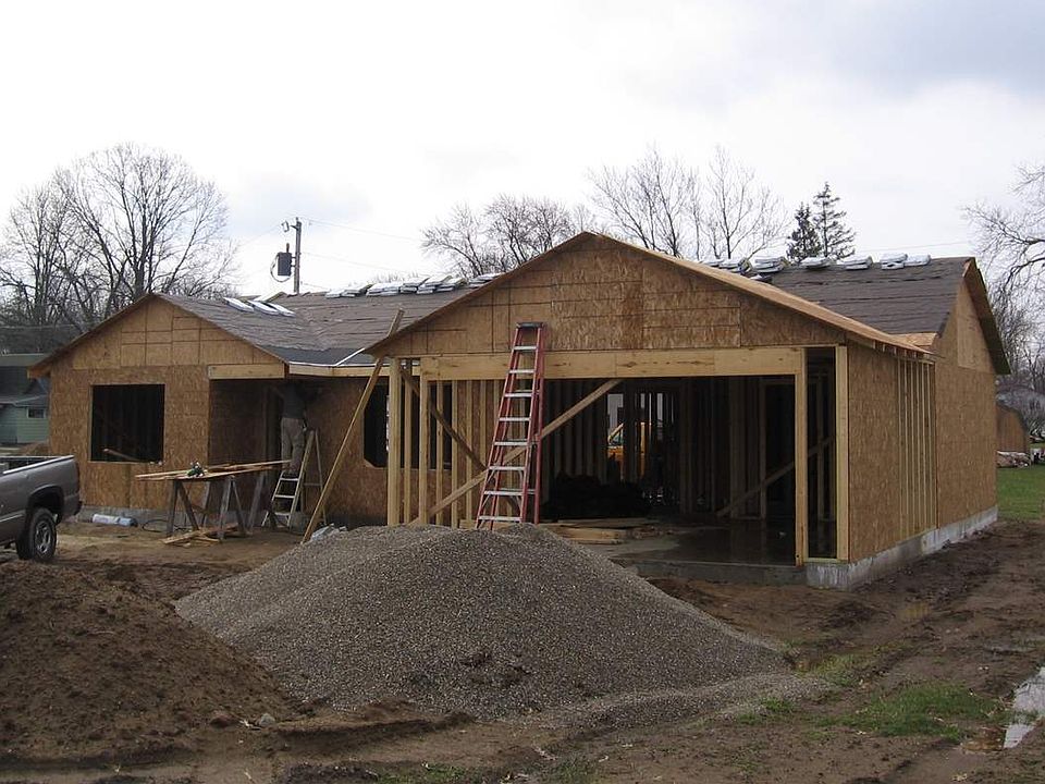 1st image of 506 W Lewis St