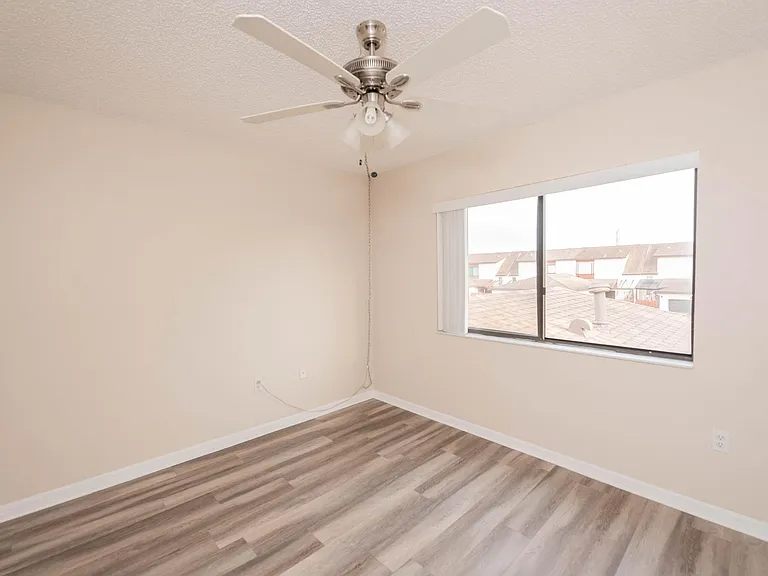 47 Bogart Pl — Photo 19