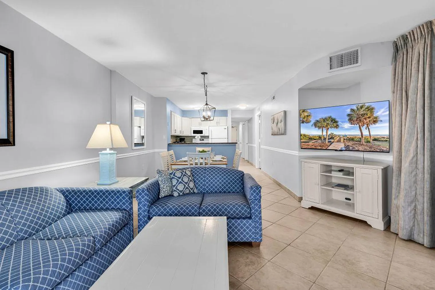 3 bed, 2.0 bath, 990 sqft, $3,937 — Photo 4