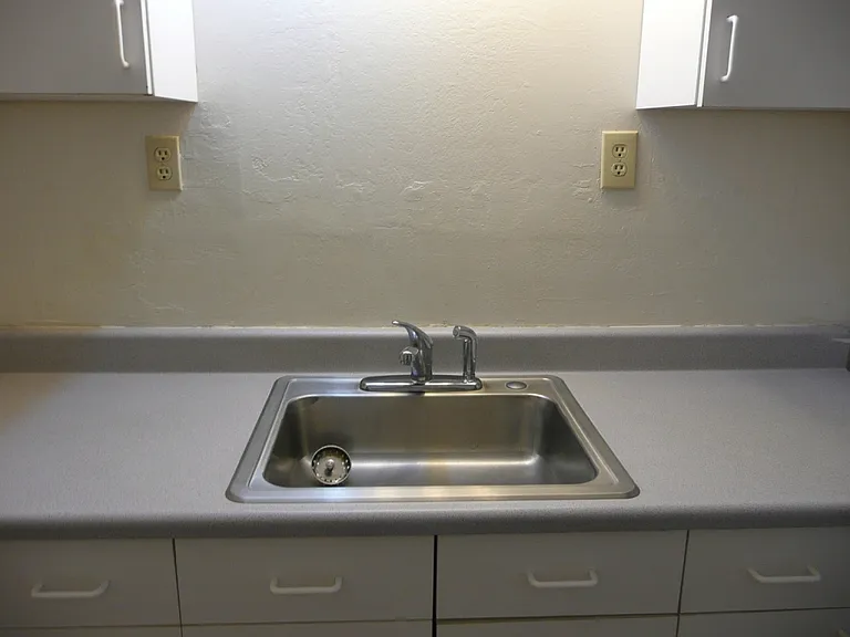 1205 Duke Dr — Photo 3