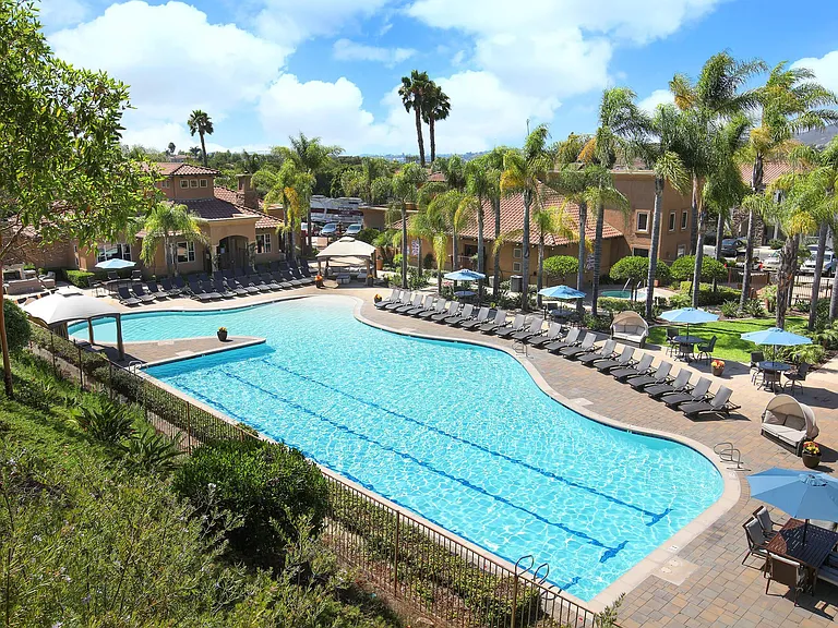 A NEW PERSPECTIVE ON CALIFORNIA STYLE LIVING