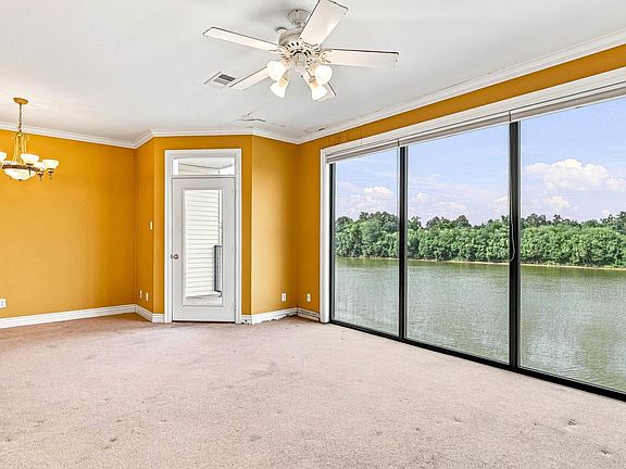 2nd image of 706 Trenton St #3