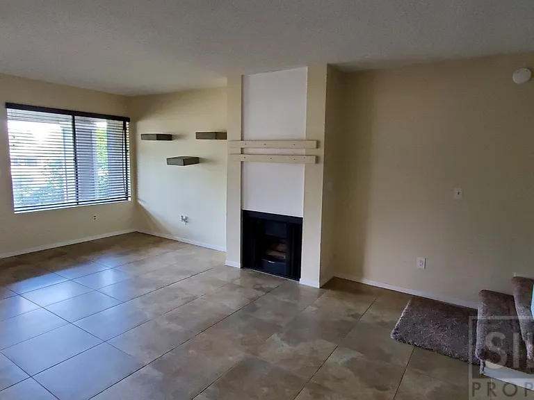 1140 Sumner Pl #B — Photo 7