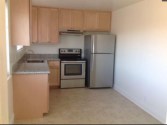 2nd image of 476 Greendale Way APT 3