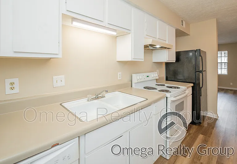 Lakeridge Apartments — Photo 32