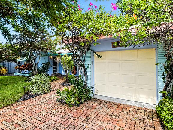 5th image of 1625 NE 20th Avenue