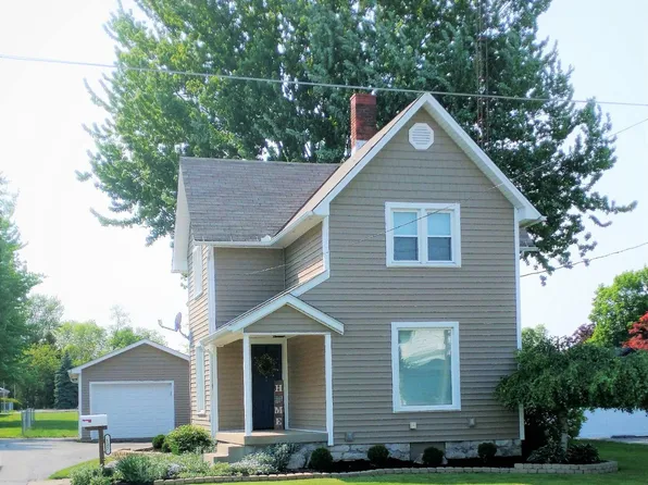127 Greenwood Hts, Bellevue, OH 44811