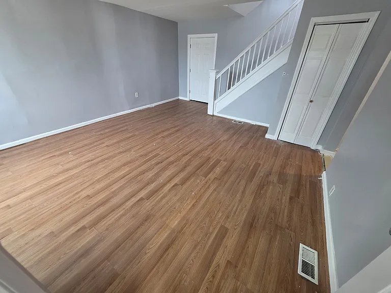 242 Hillcrest Ter — Photo 6