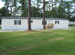 741 James St, Hubert, NC 28539