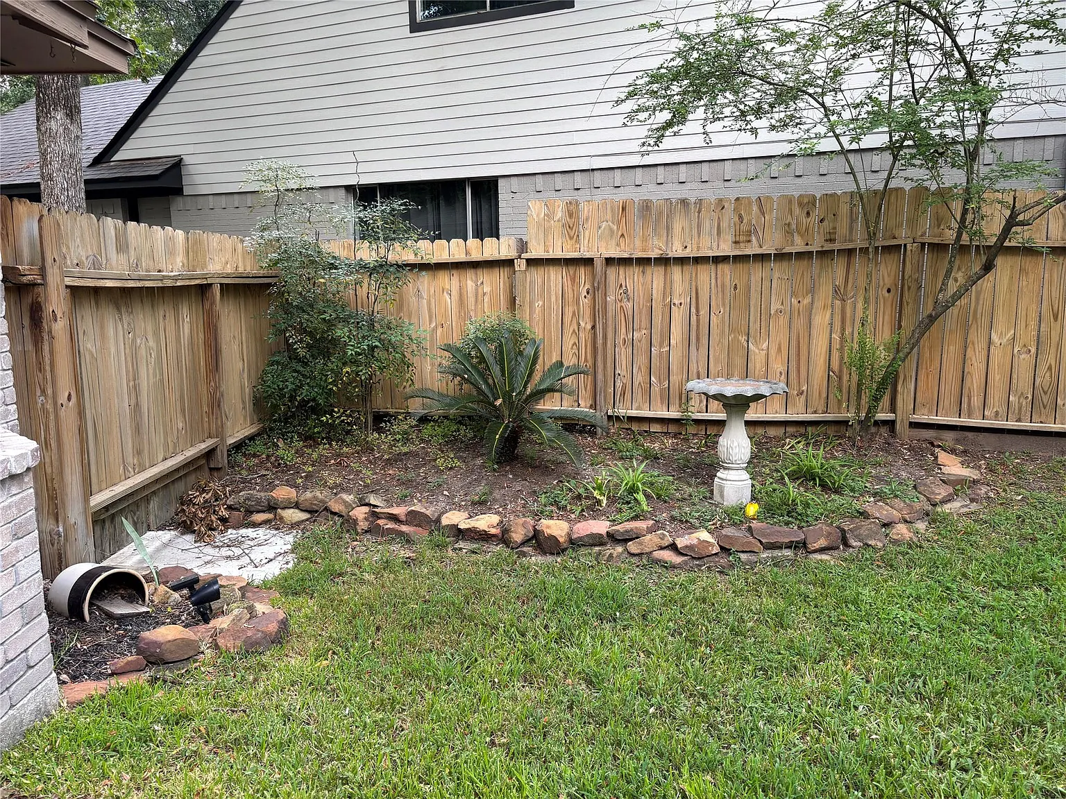 4 bed, 1943 sqft, $2,200 — Photo 2