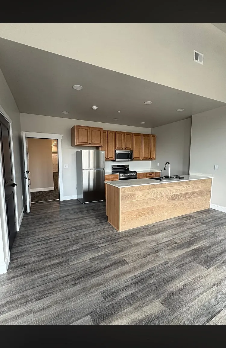 1 bed, 1000 sqft, $1,350 — Photo 4
