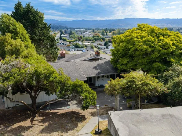 1877 Scenic Dr, Fortuna, CA 95540