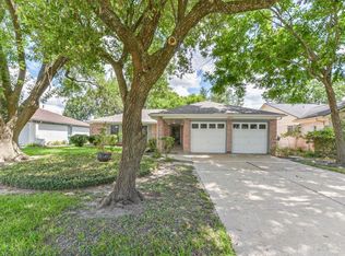 10806 Shannon Hills Dr, Houston, TX 77099