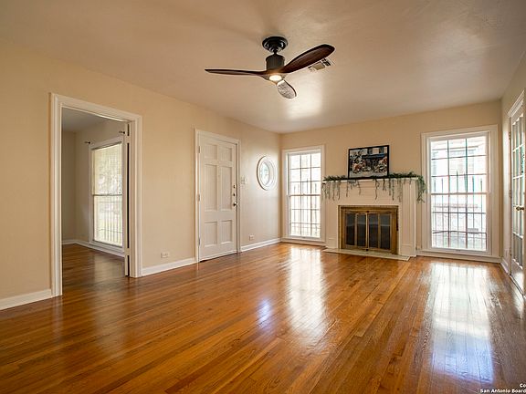5th image of 2042 W MAGNOLIA AVE