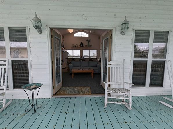71 W 11th Ave, Horseshoe Beach, FL 32648