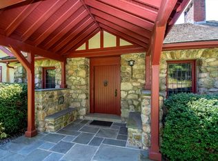 4 Manor Way, Cohasset, MA 02025