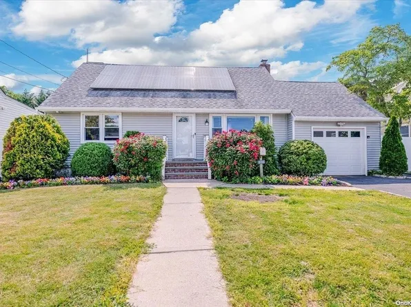 310 W 13th Street, Deer Park, NY 11729