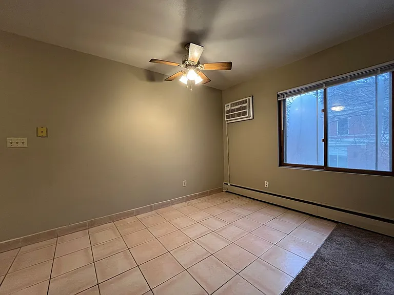 224 Bates Ave — Photo 3