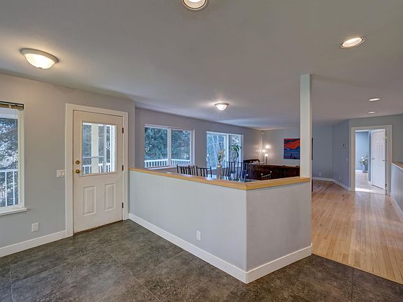 5th image of 7629 Redrooffs Rd