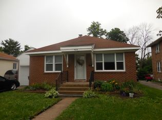 909 Muirfield Ave, Waukegan, IL 60085