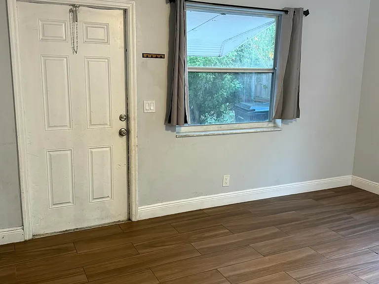1503 N J St #A — Photo 9