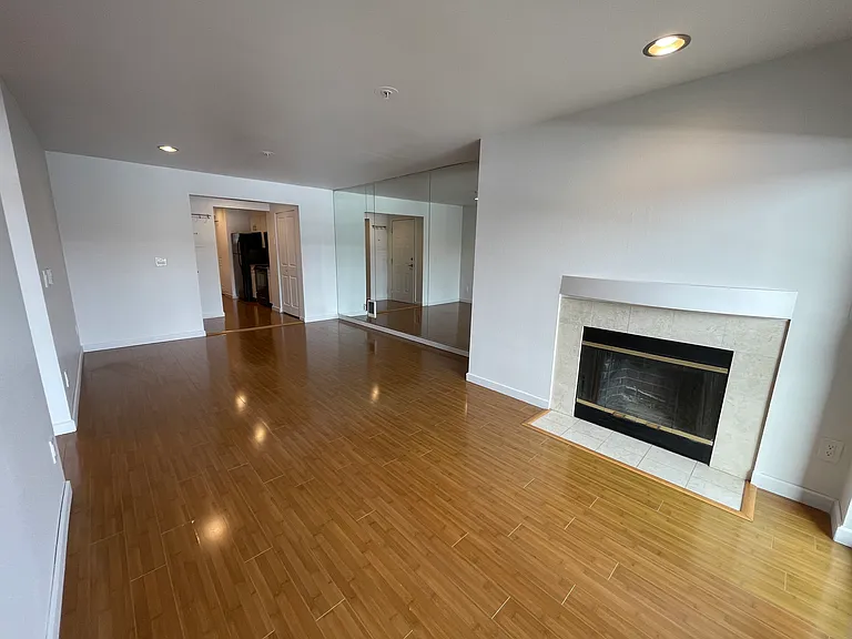 1504 Aurora Ave N #307 — Photo 4