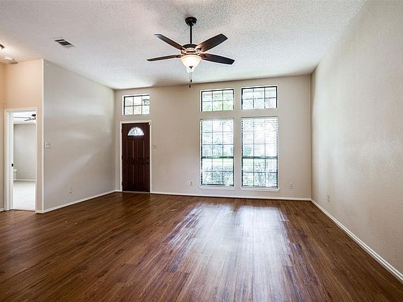 5th image of 7821 Vienna Dr