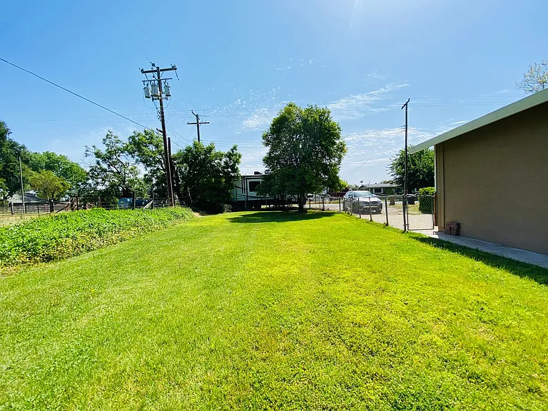 9635 Titan Rd — Photo 27