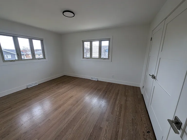 8237 Monroe Ave — Photo 14