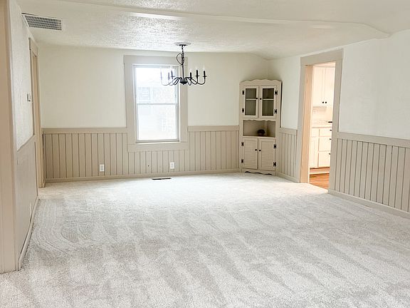 5th image of 302 Lincoln St