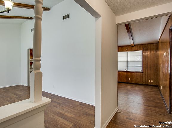 5th image of 7143 Cloverfield Ln