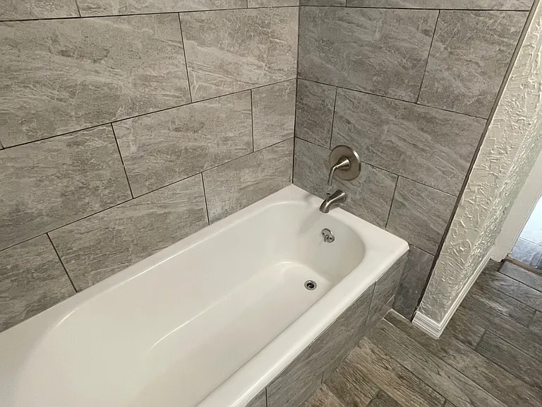 5023 Bakman Ave — Photo 11