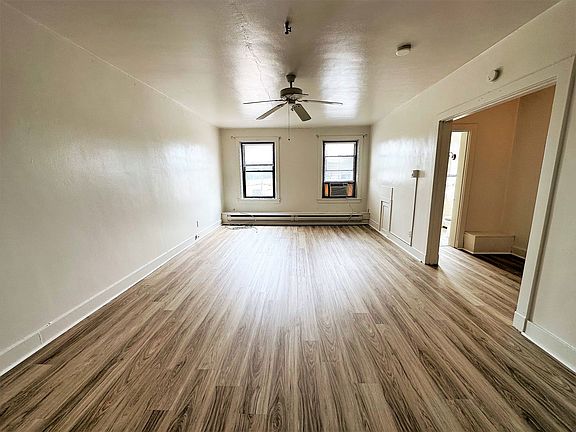 5th image of 214 S Highland Ave APT I