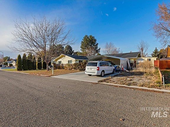 2nd image of 624 Winther Blvd