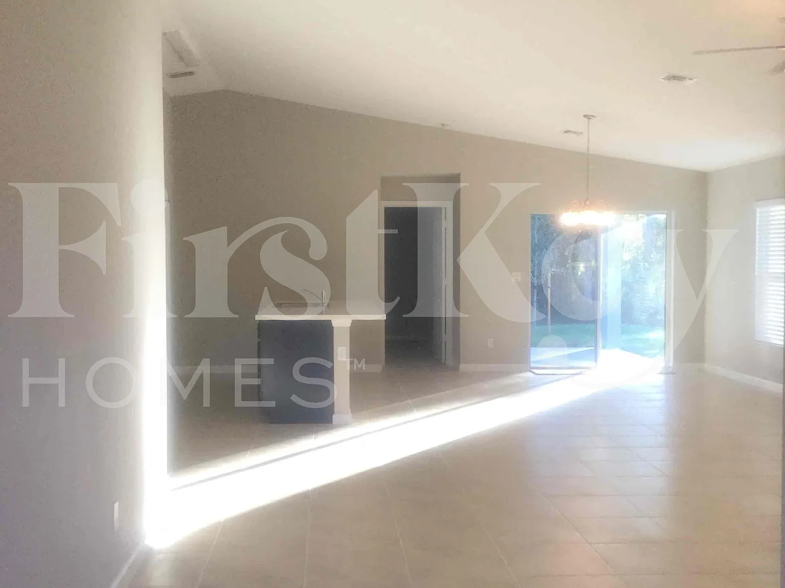4 bed, 2.0 bath, 1833 sqft, $2,930 — Photo 2
